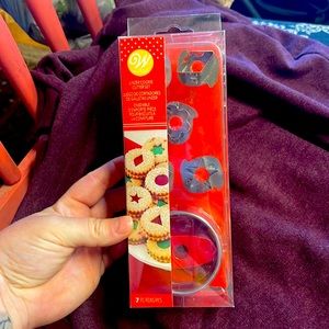 Wilton Linzer Cookie Cutter Set